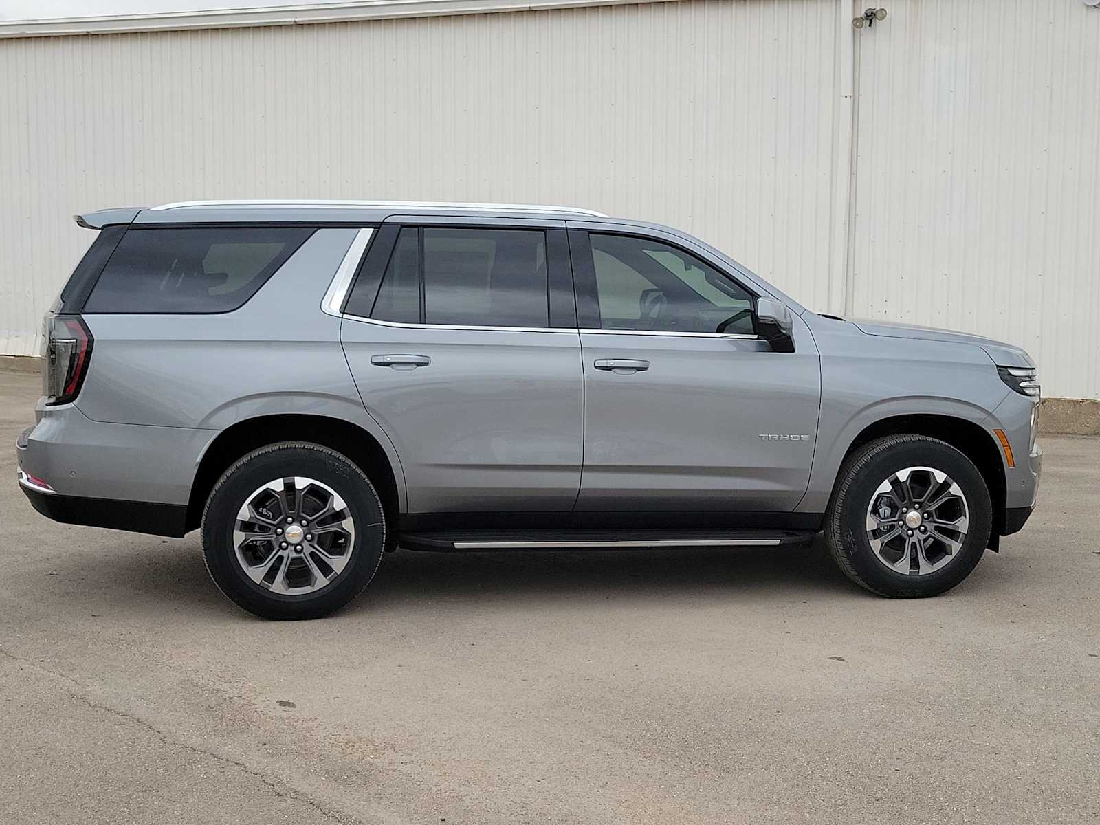 Thumbnail: 2026 Chevrolet Tahoe - 9