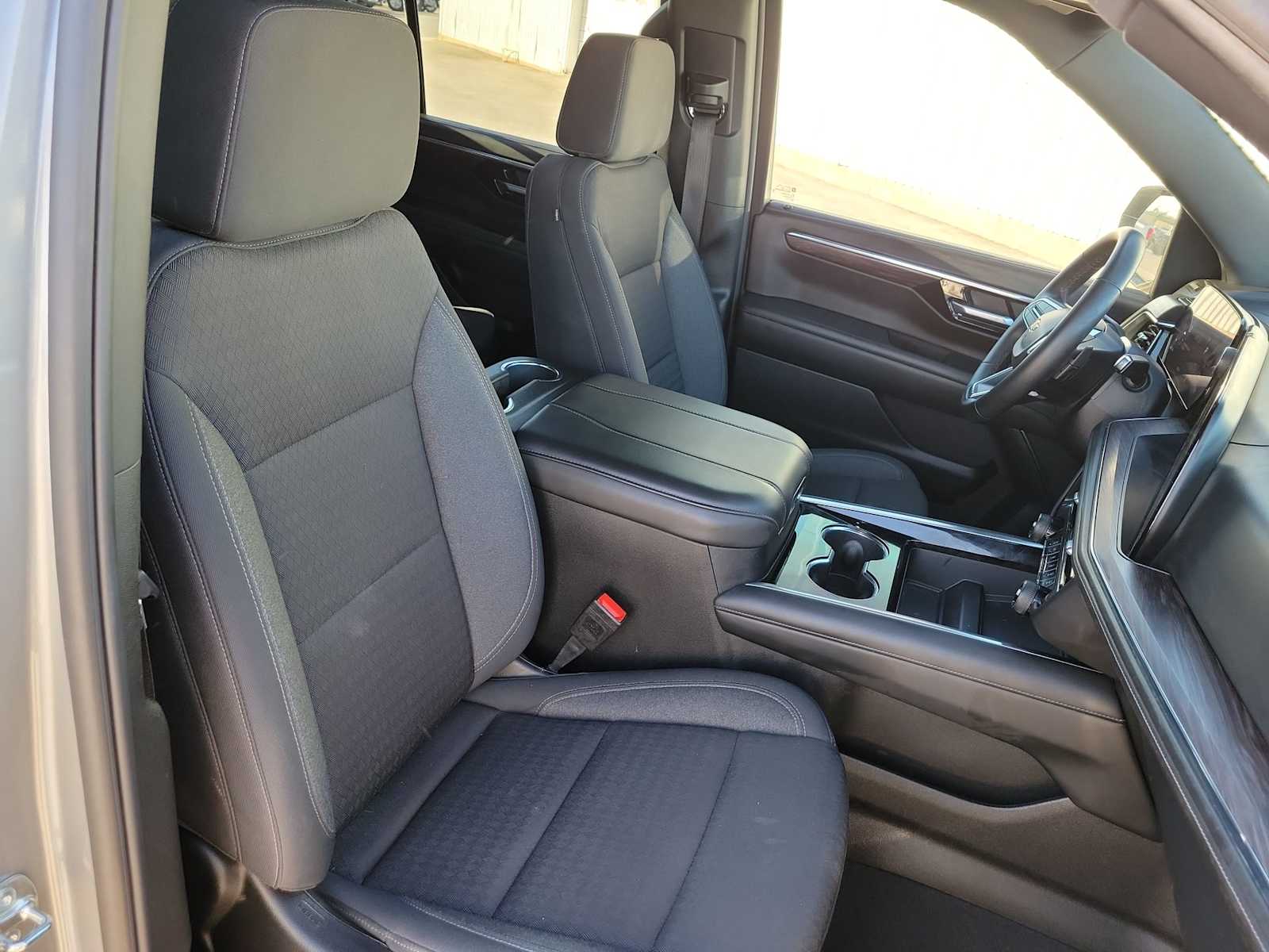 Thumbnail: 2025 Chevrolet Tahoe - 18