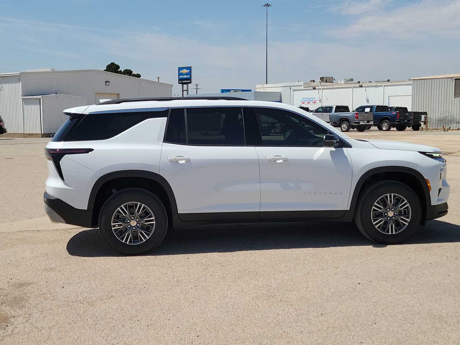 Thumbnail: 2026 Chevrolet Traverse - 9