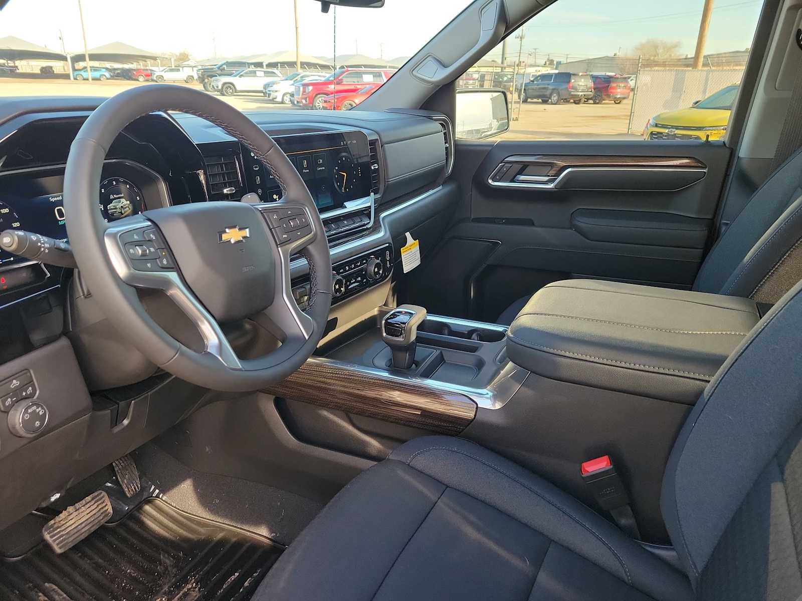 Thumbnail: 2026 Chevrolet Silverado 1500 - 9