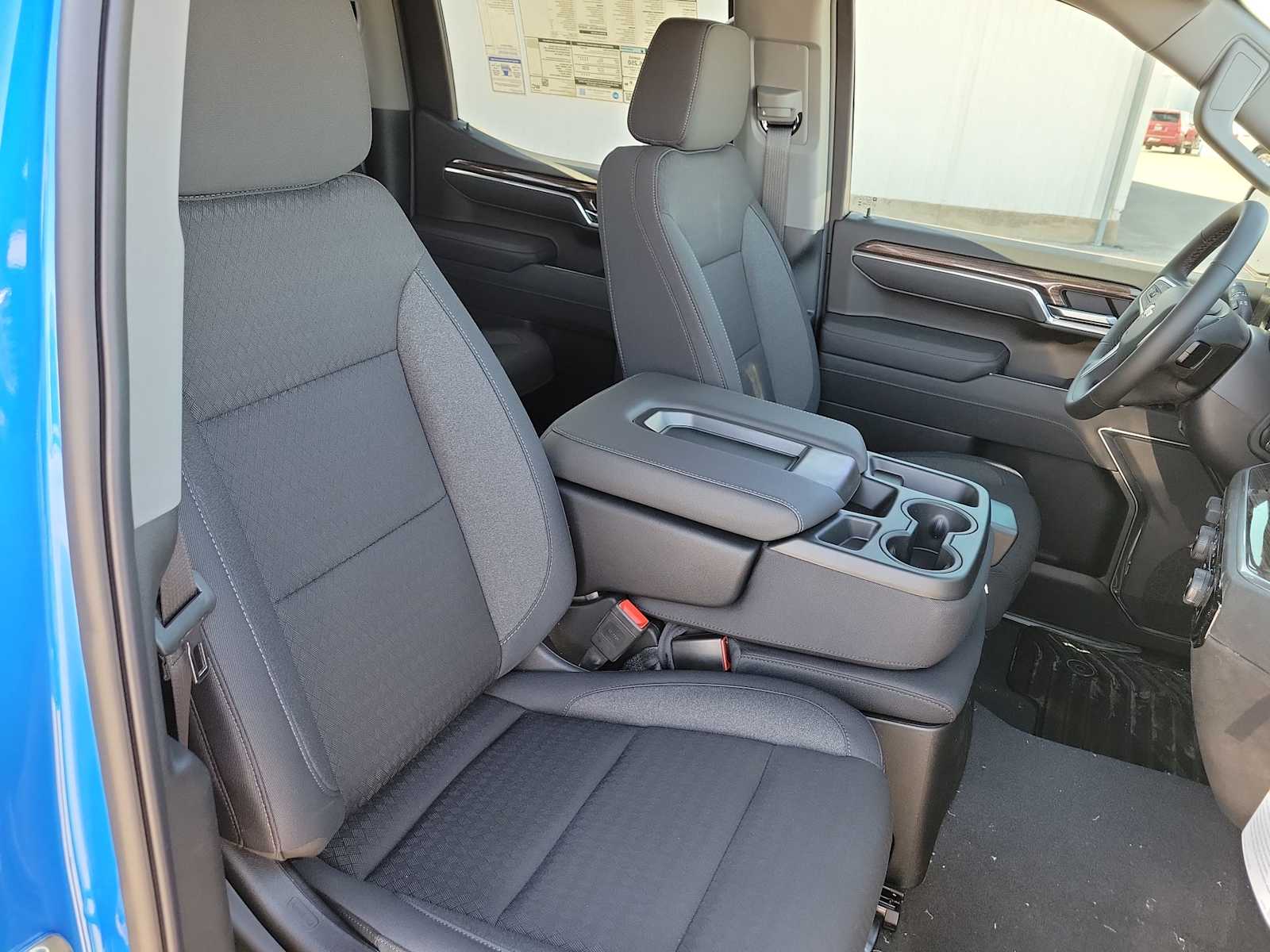 Thumbnail: 2026 Chevrolet Silverado 1500 - 22