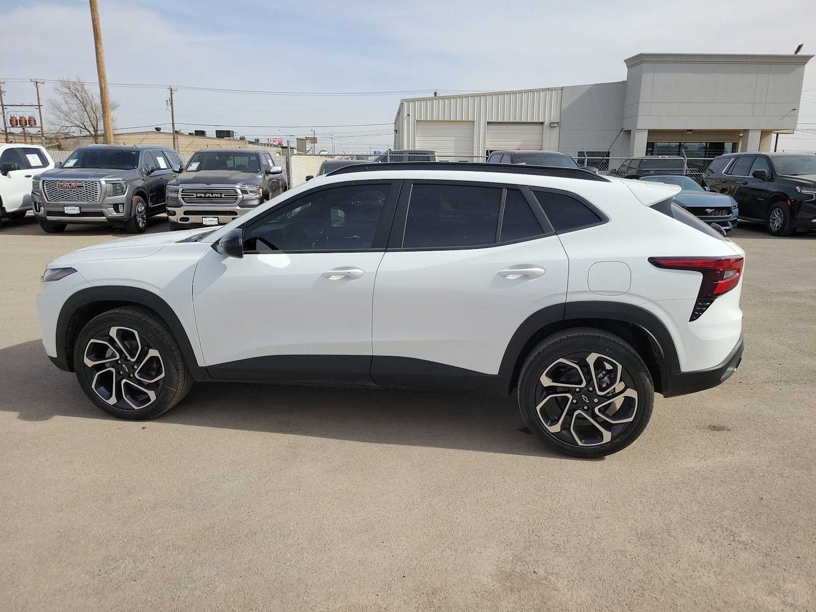 Thumbnail: 2026 Chevrolet Trax - 11