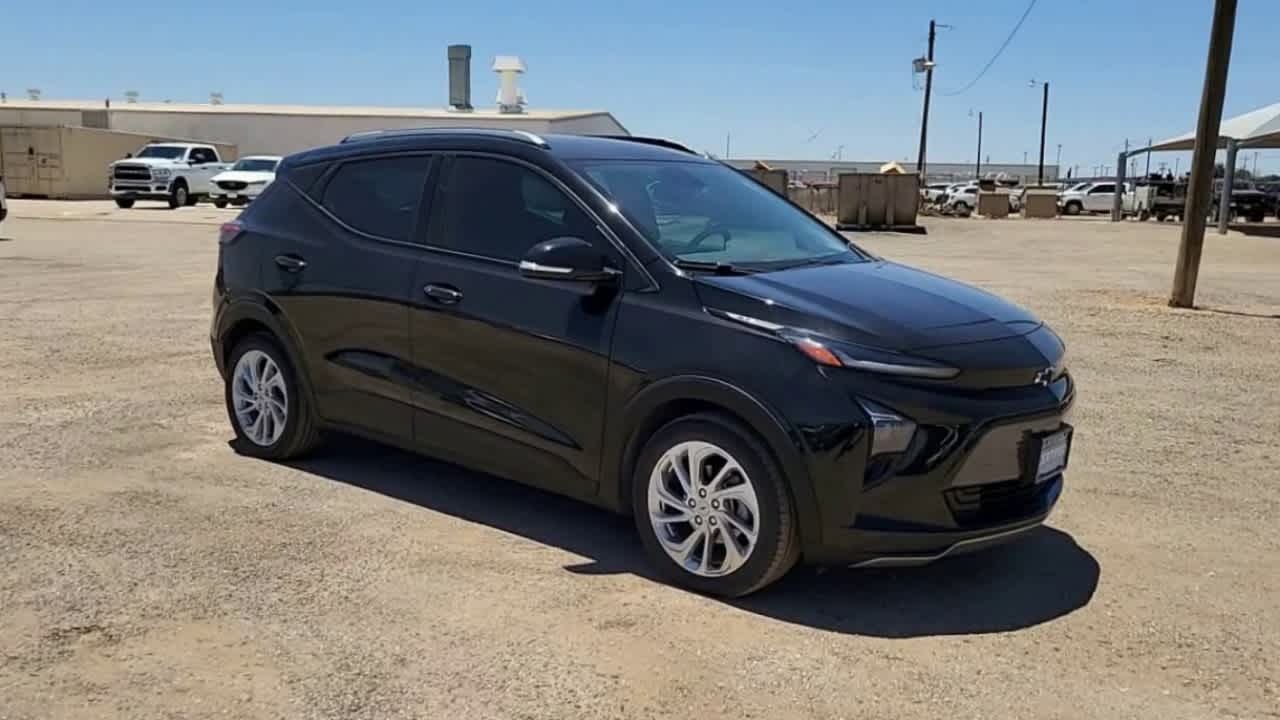 Thumbnail: 2023 Chevrolet Bolt EUV - 2