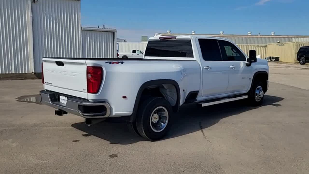 Thumbnail: 2025 Chevrolet Silverado 3500 - 8