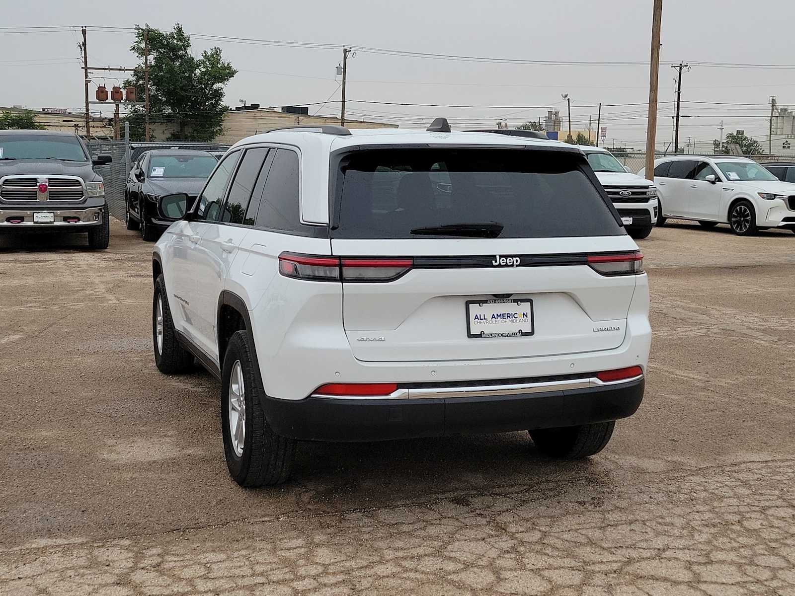 Thumbnail: 2024 Jeep Grand Cherokee - 6