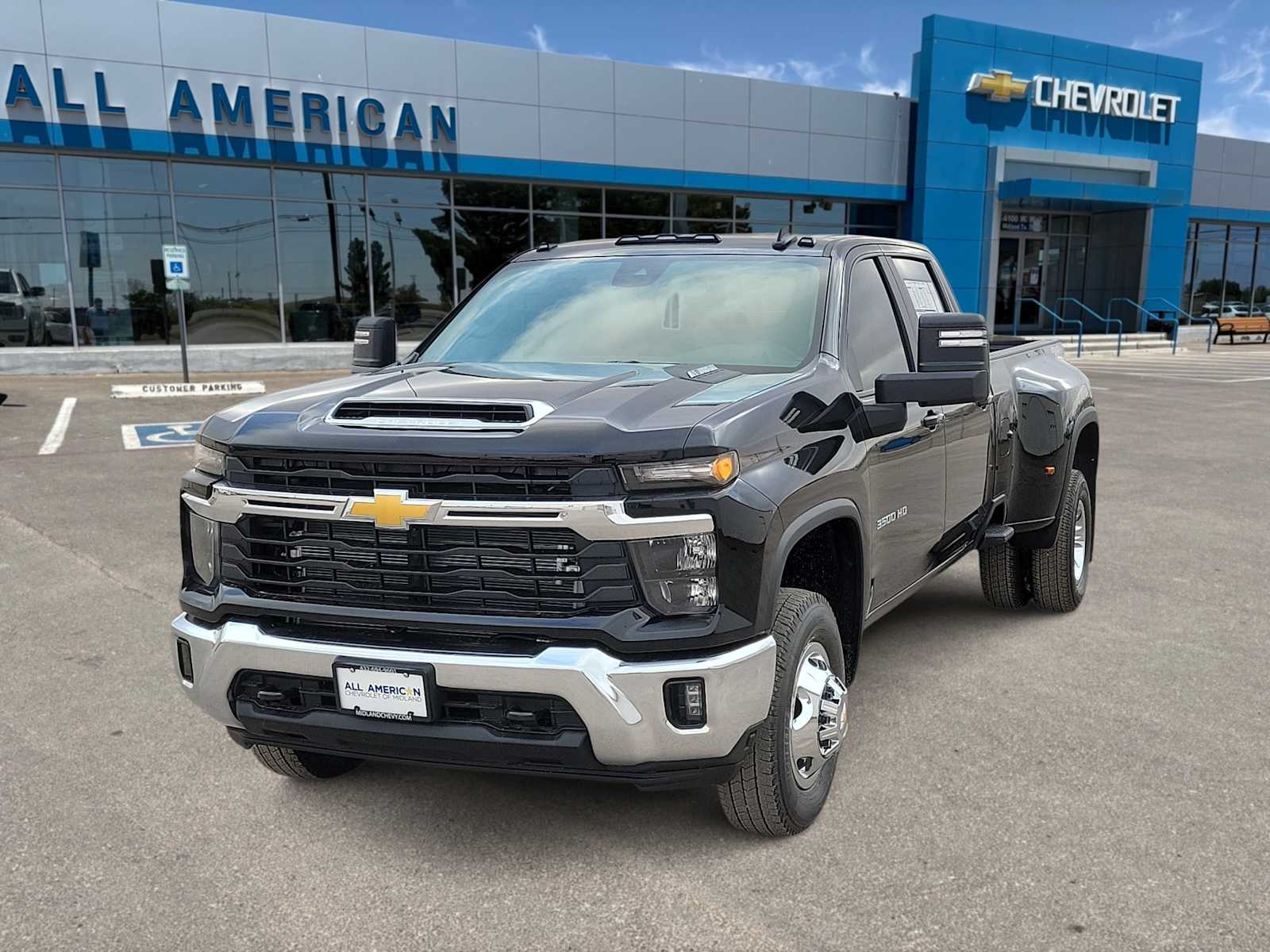 Thumbnail: 2026 Chevrolet Silverado 3500 - 1
