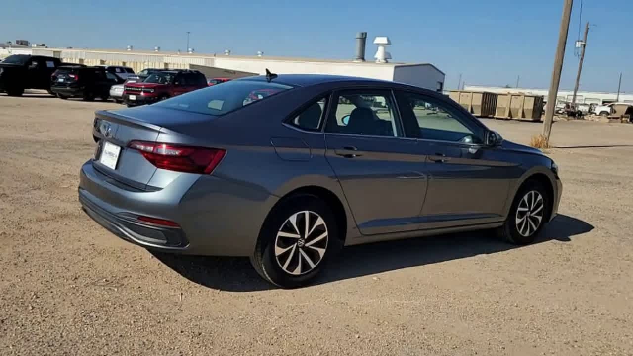 Thumbnail: 2024 Volkswagen Jetta - 8
