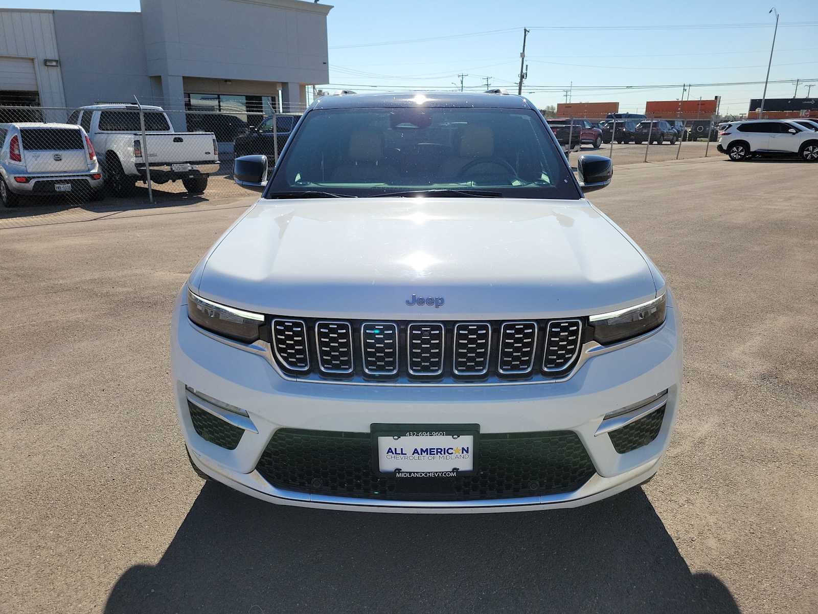 Thumbnail: 2022 Jeep Grand Cherokee - 14