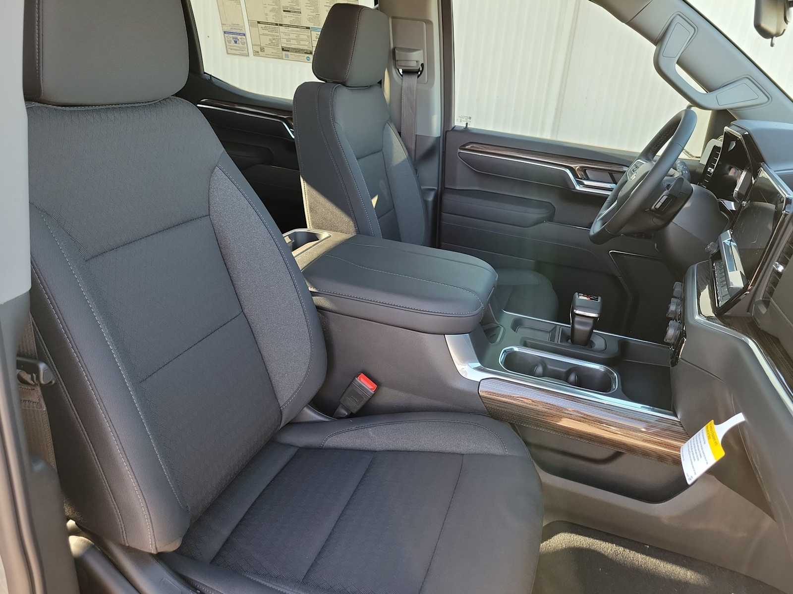 Thumbnail: 2026 Chevrolet Silverado 1500 - 22