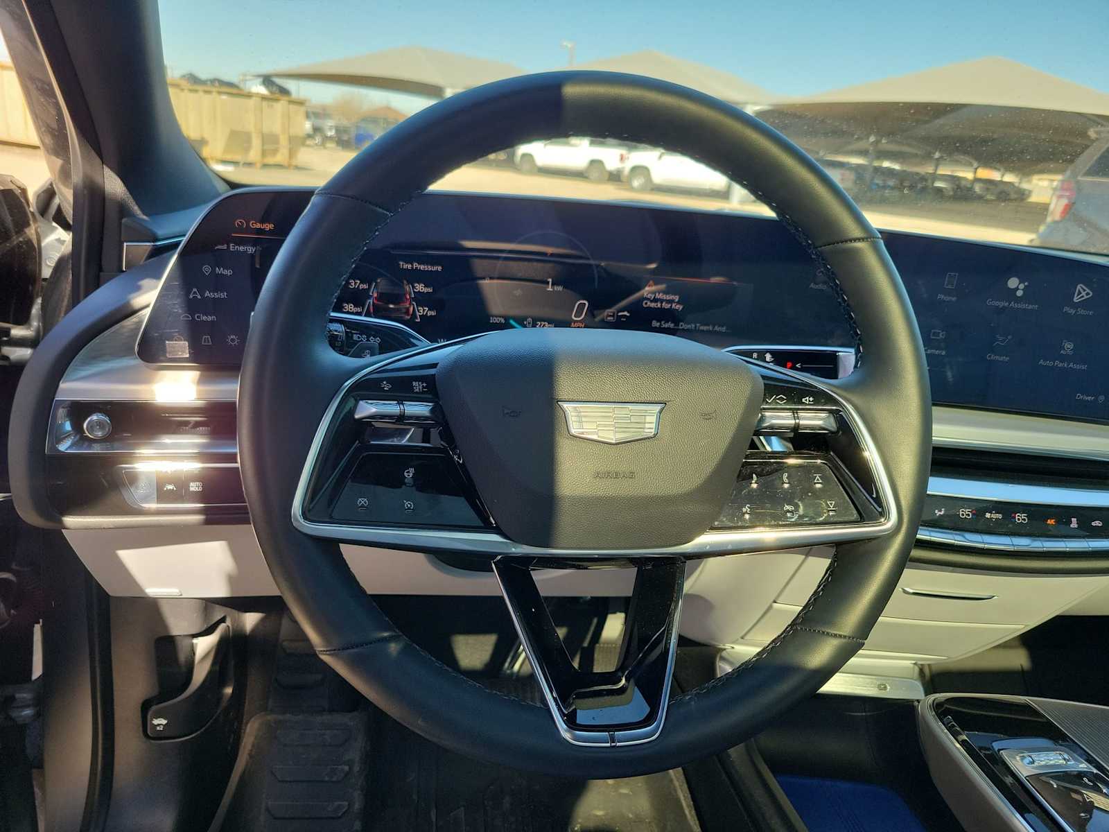 2024 Cadillac Lyriq Sport 23