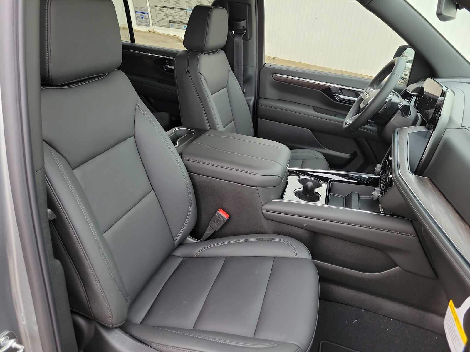 Thumbnail: 2026 Chevrolet Tahoe - 18