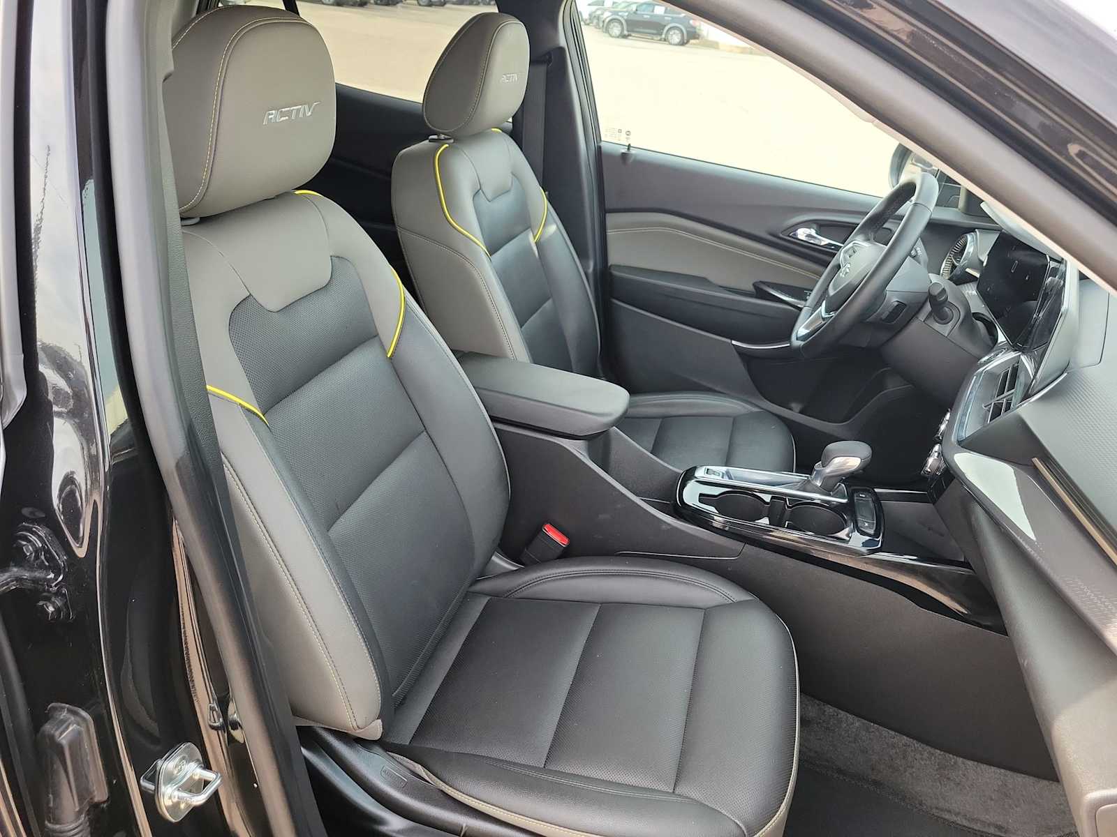 Thumbnail: 2025 Chevrolet Trax - 18