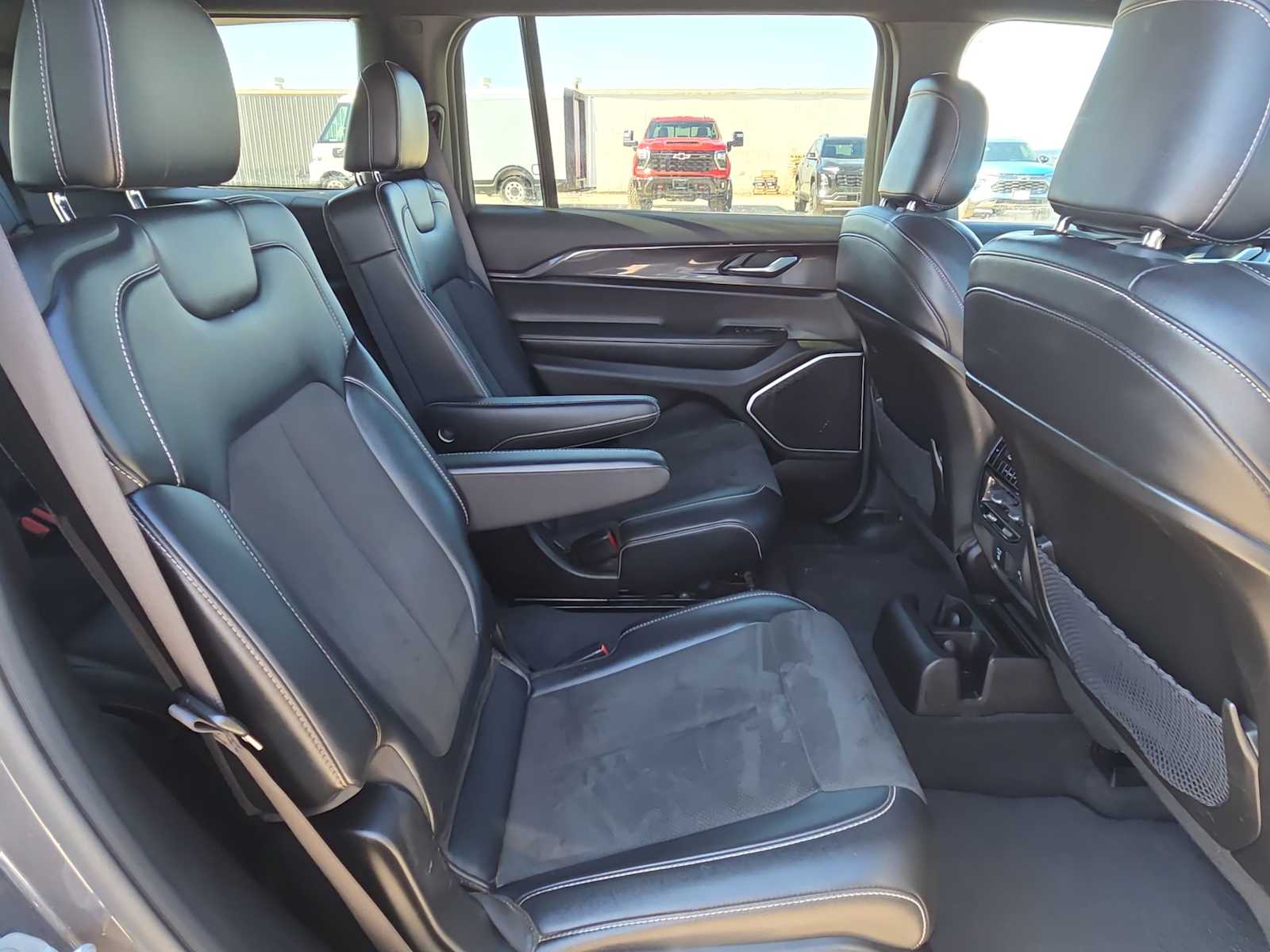 Thumbnail: 2021 Jeep Grand Cherokee L - 17