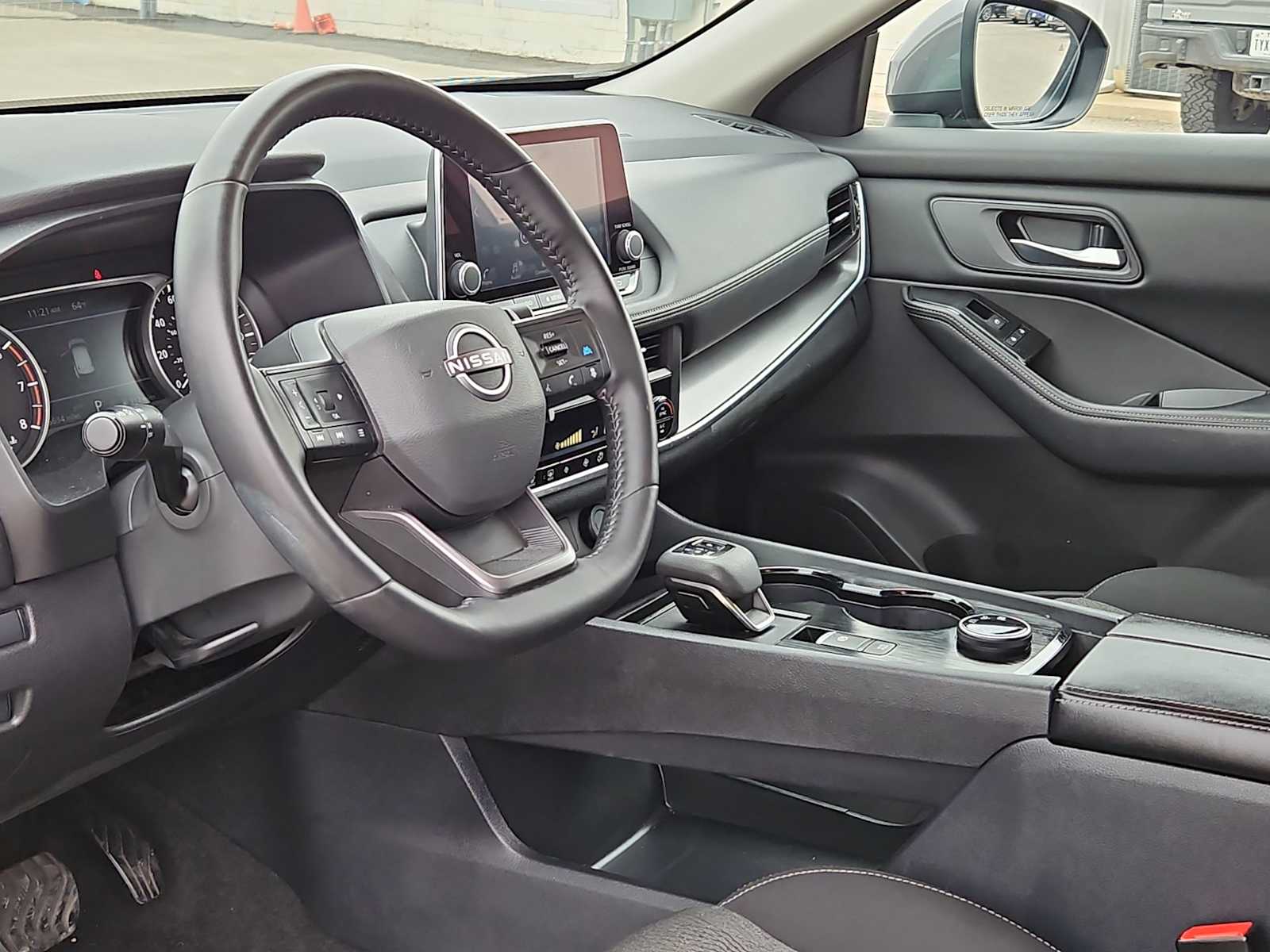 Thumbnail: 2025 Nissan Rogue - 10