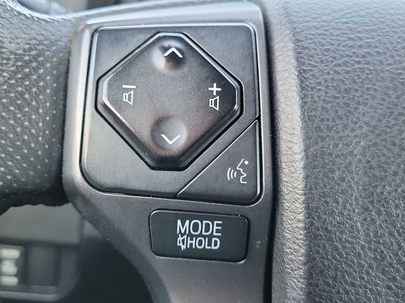 Thumbnail: 2020 Toyota Tacoma - 23