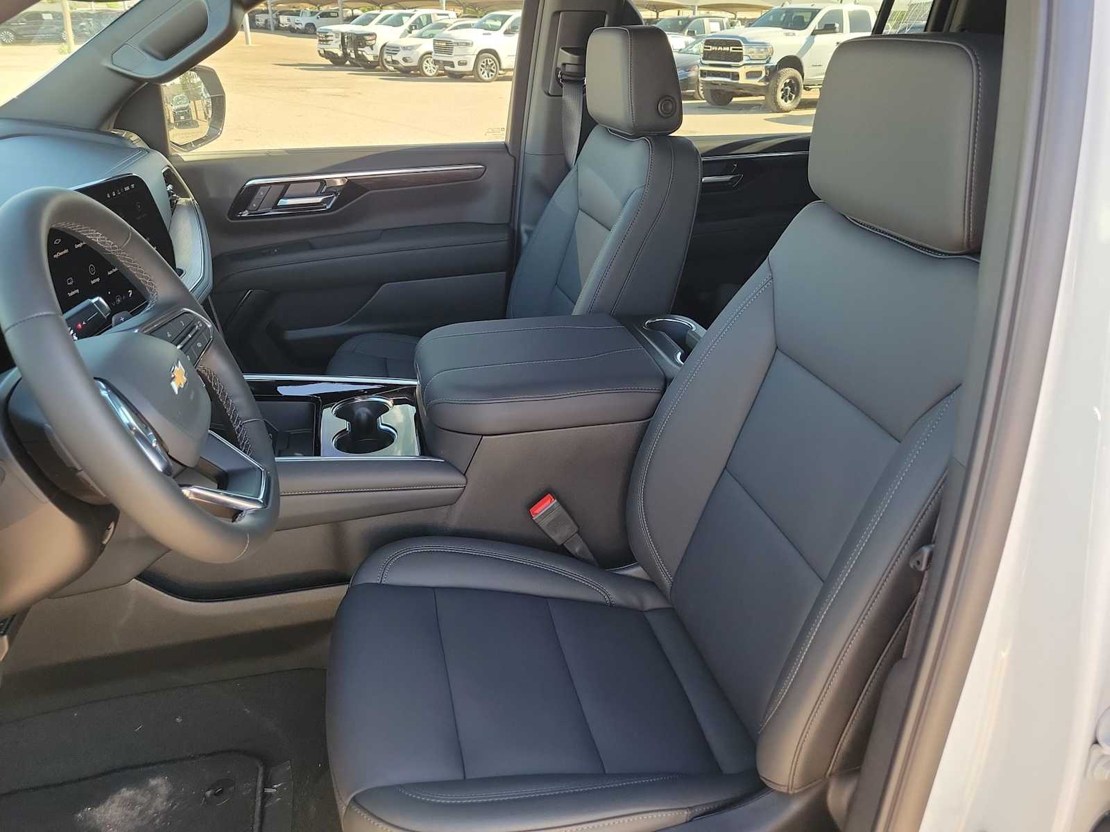 Thumbnail: 2026 Chevrolet Suburban - 15