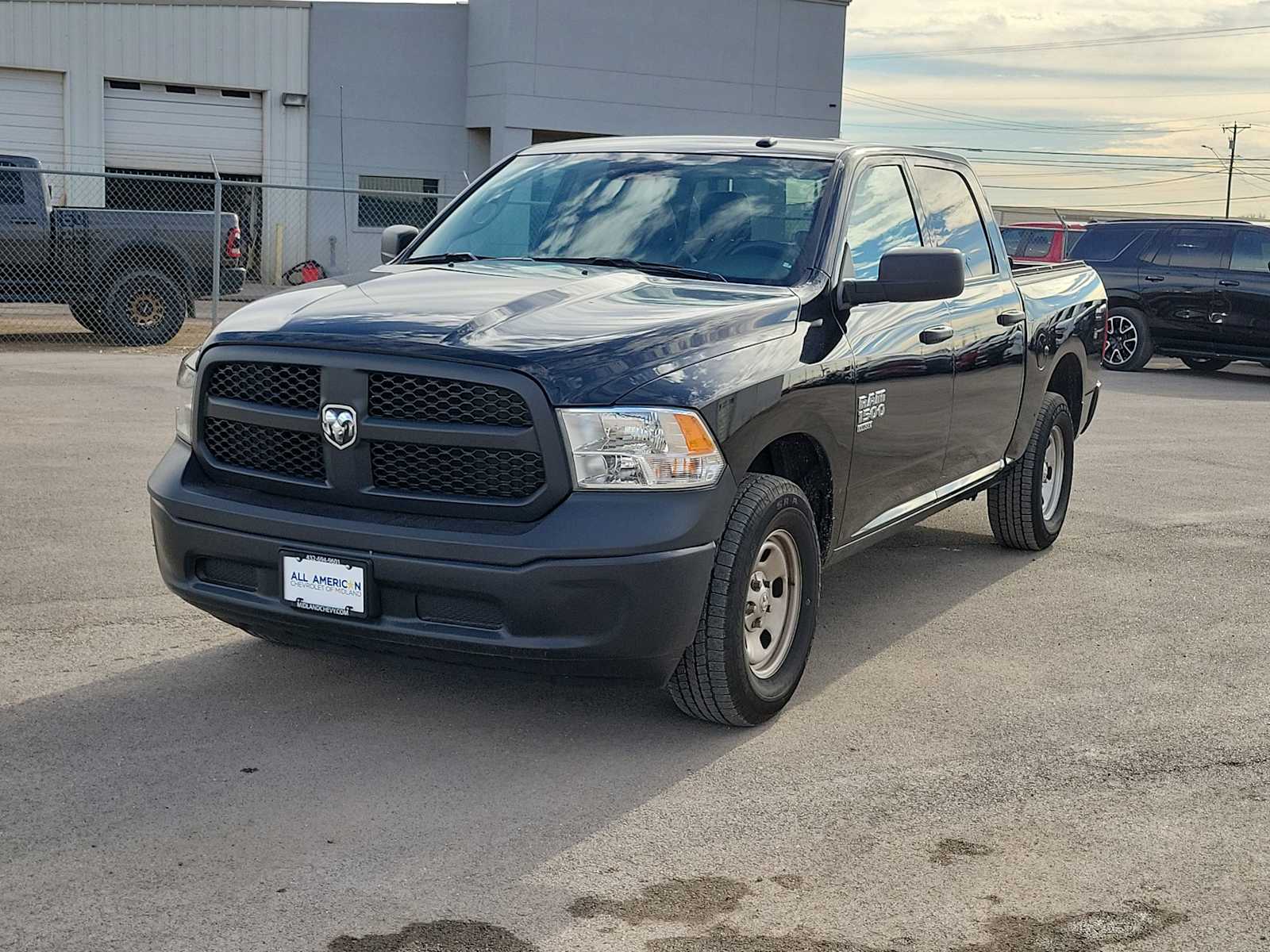 Thumbnail: 2023 RAM 1500 Classic - 4