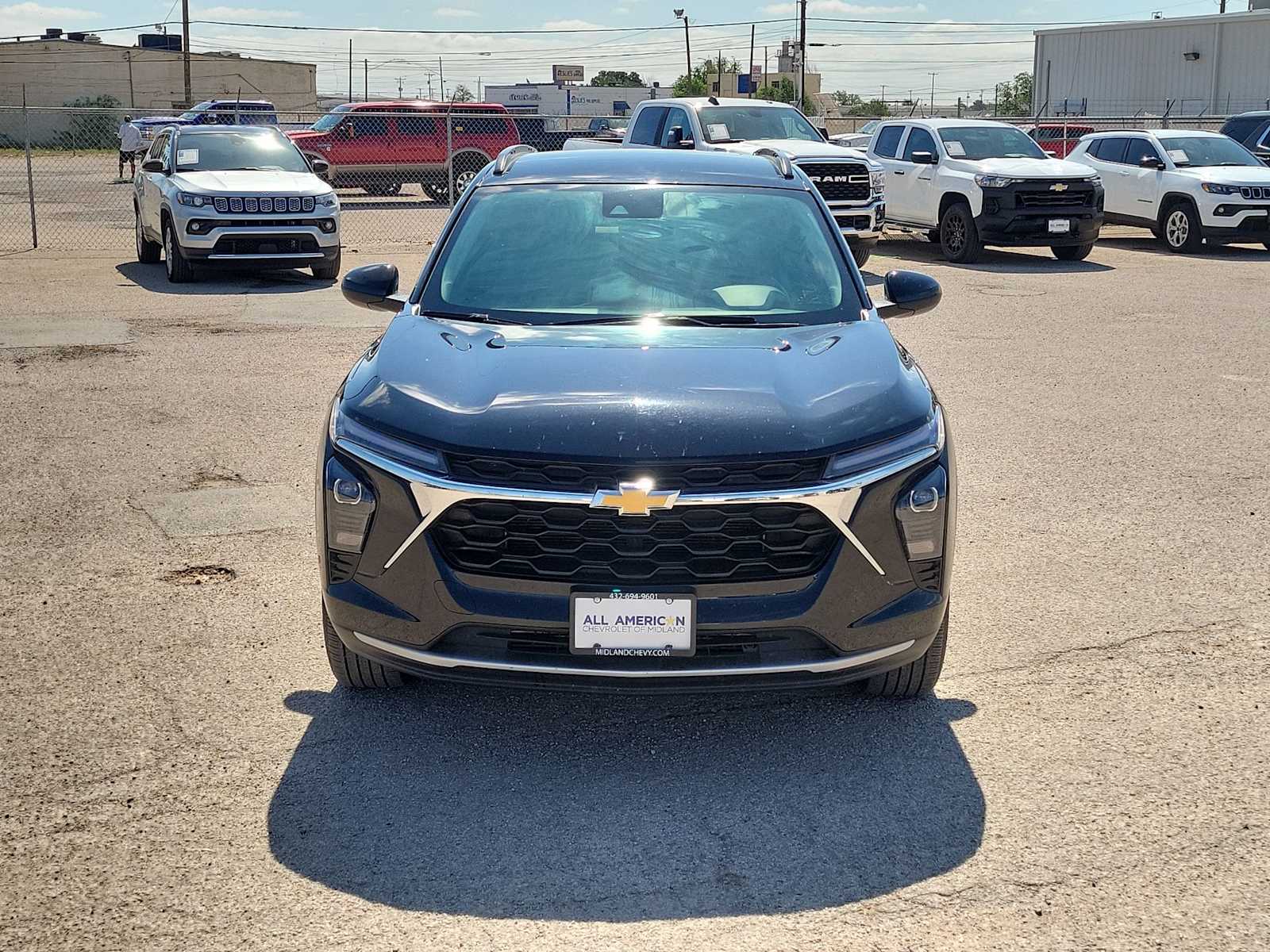 Thumbnail: 2025 Chevrolet Trax - 3