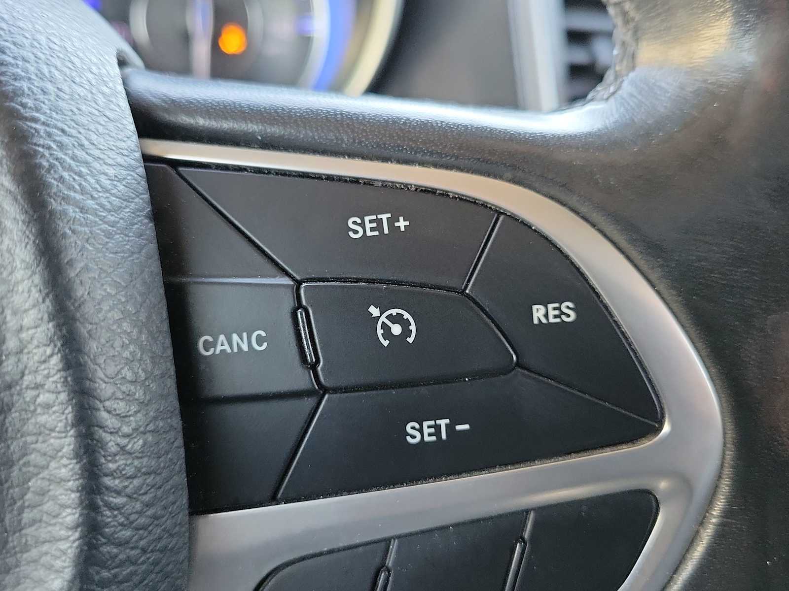 Thumbnail: 2019 Chrysler 300 - 23