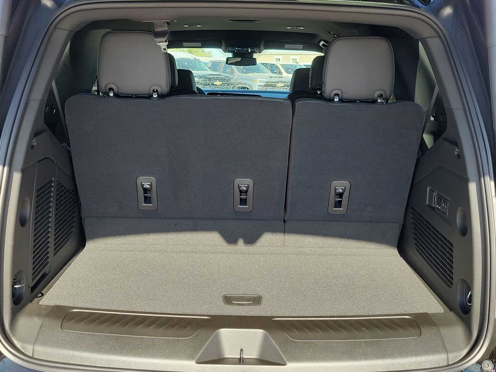 Thumbnail: 2026 Chevrolet Tahoe - 13