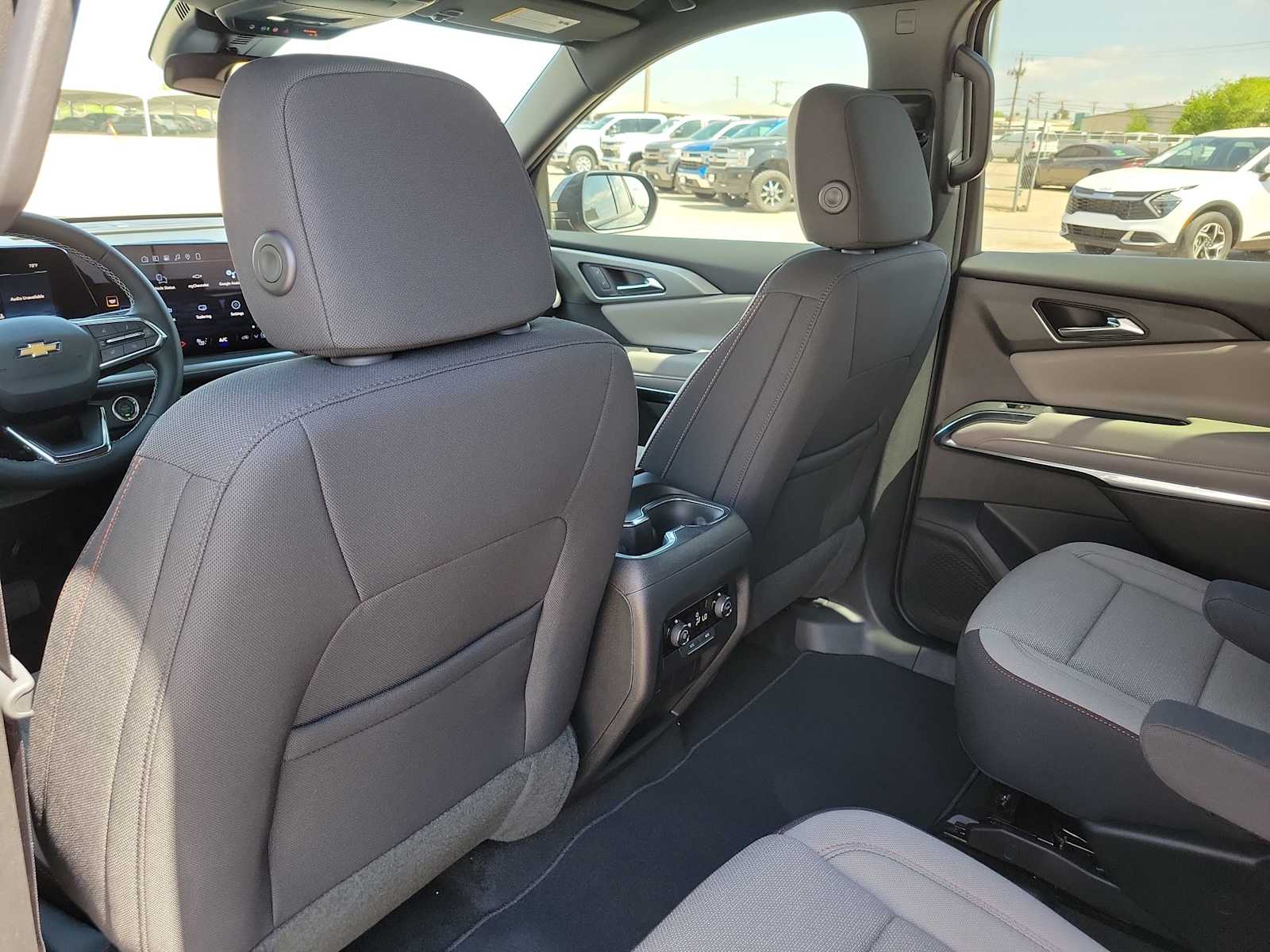 Thumbnail: 2026 Chevrolet Traverse - 16