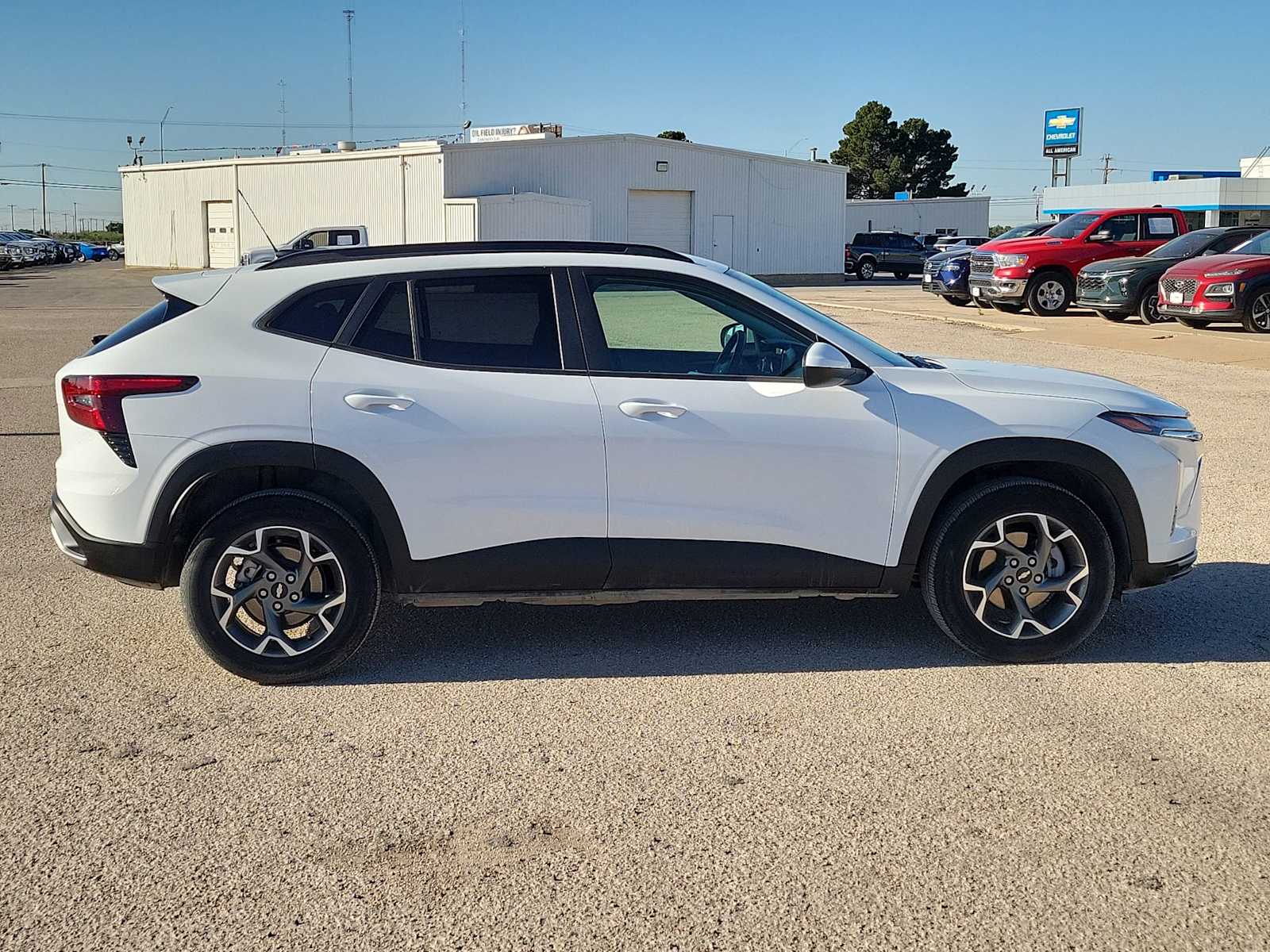 Thumbnail: 2025 Chevrolet Trax - 9