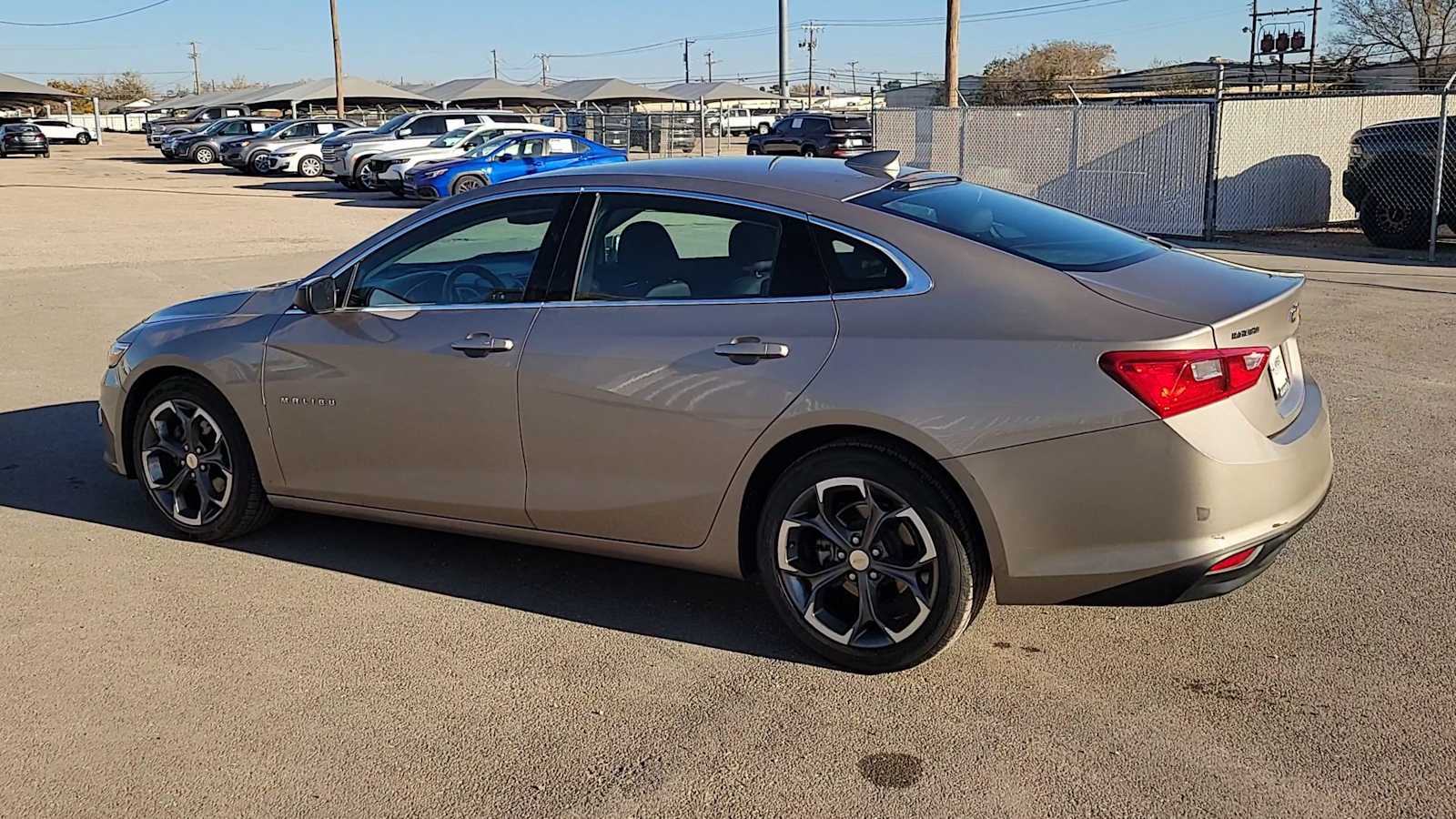 Thumbnail: 2023 Chevrolet Malibu - 6