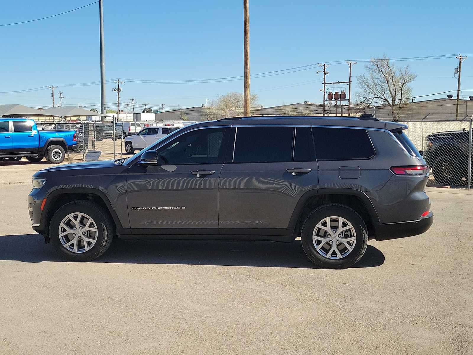 Thumbnail: 2022 Jeep Grand Cherokee - 5