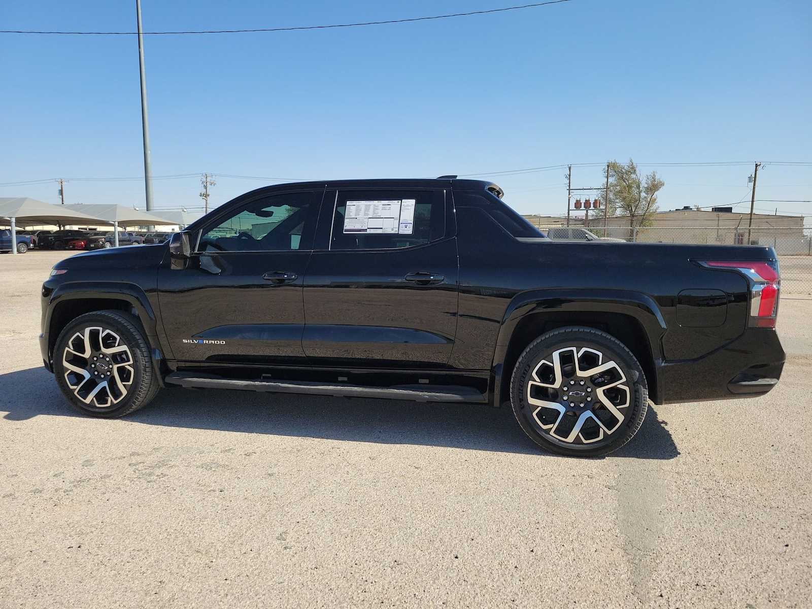 Thumbnail: 2024 Chevrolet Silverado EV - 2