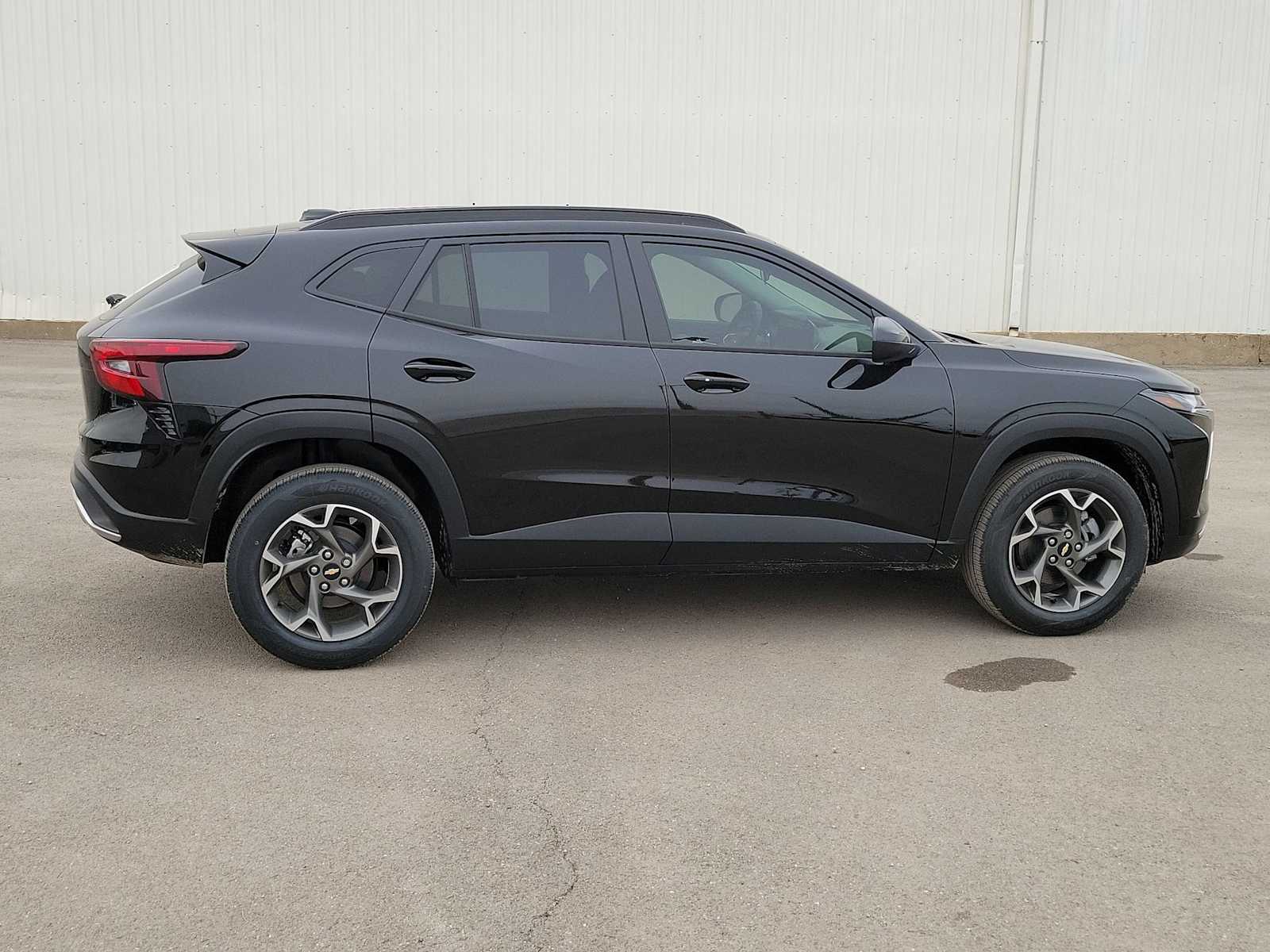 Thumbnail: 2026 Chevrolet Trax - 9