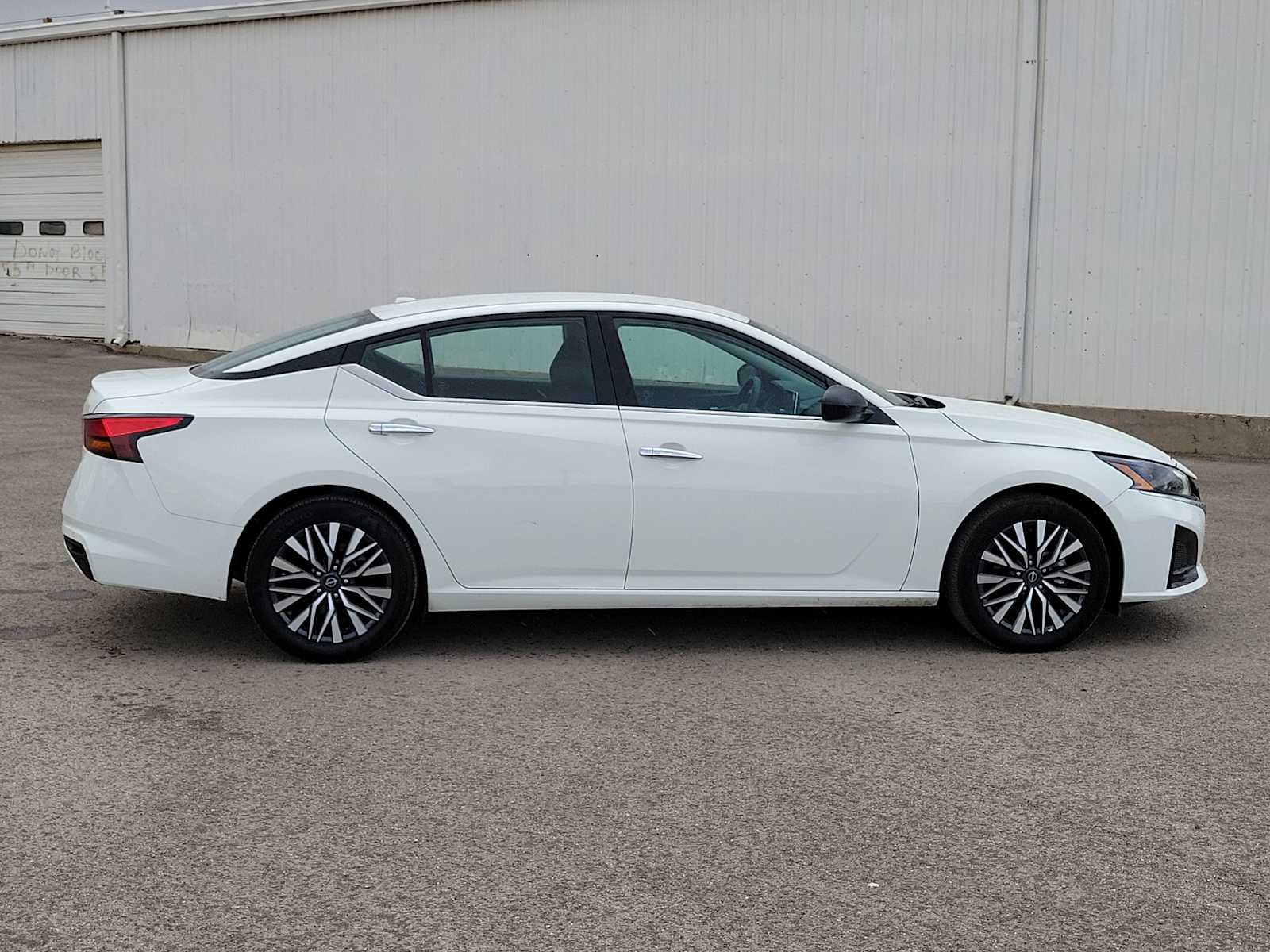 Thumbnail: 2025 Nissan Altima - 9