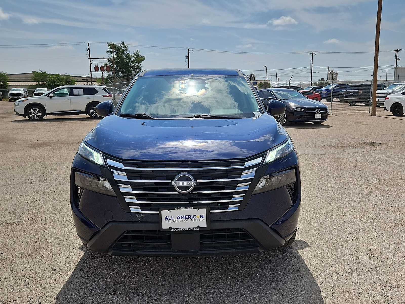 Thumbnail: 2025 Nissan Rogue - 3
