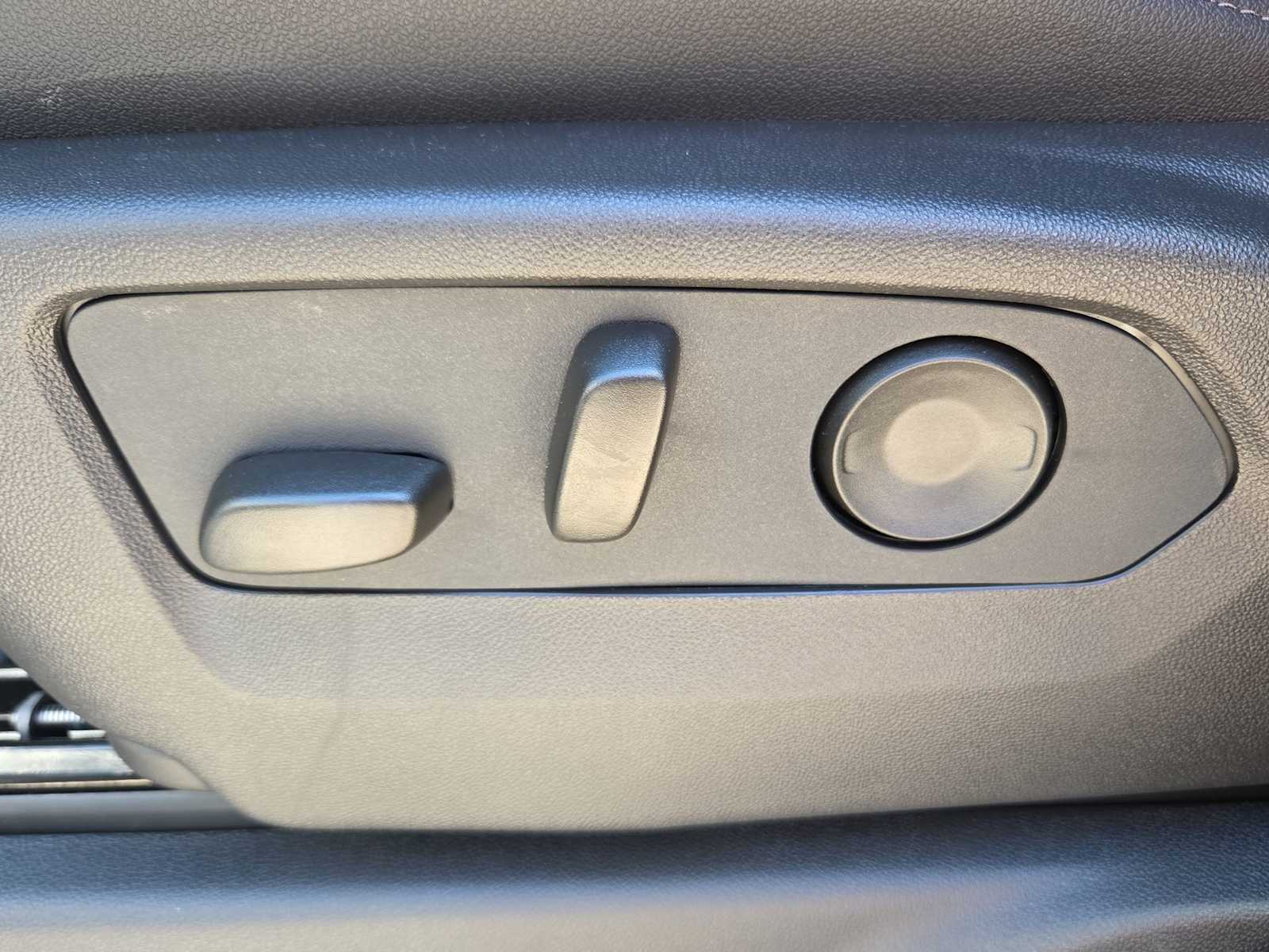 Thumbnail: 2026 Chevrolet Silverado 3500 - 22