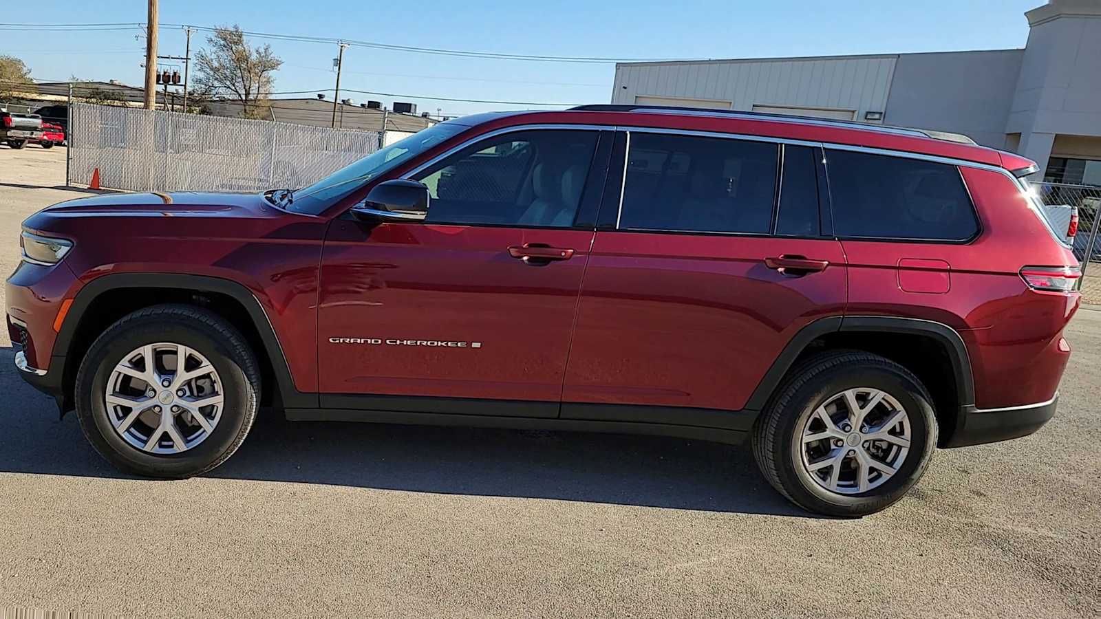 Thumbnail: 2022 Jeep Grand Cherokee - 5