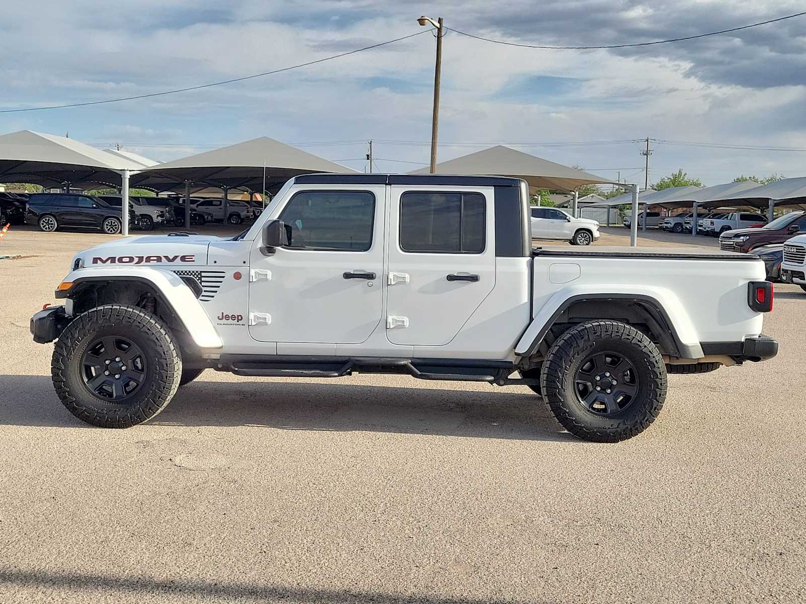 Thumbnail: 2023 Jeep Gladiator - 5