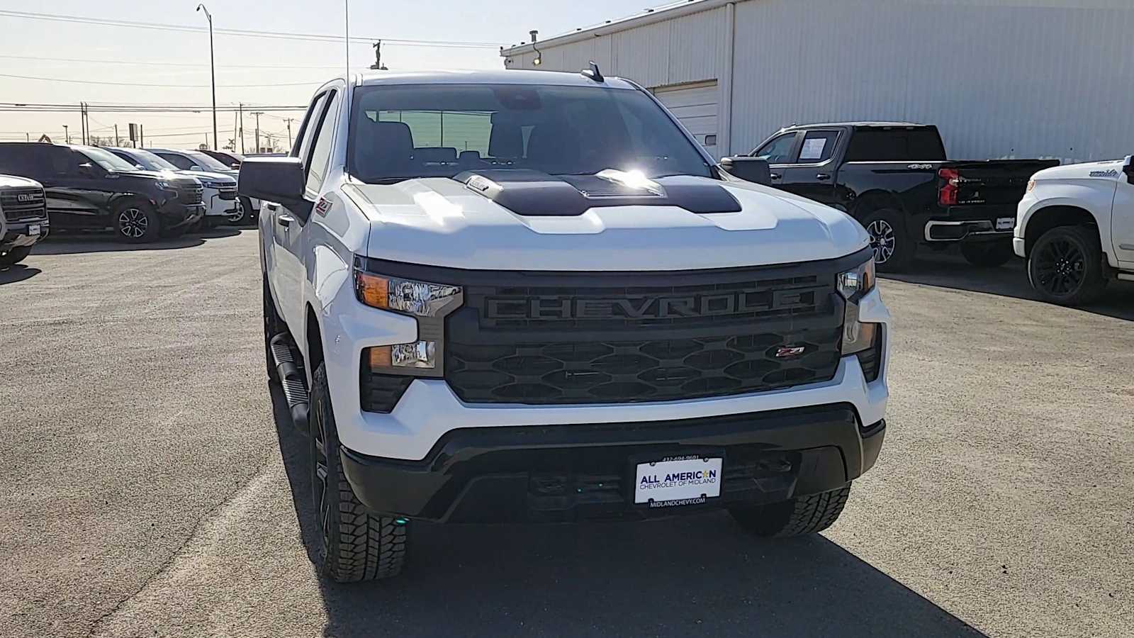 Thumbnail: 2026 Chevrolet Silverado 1500 - 3