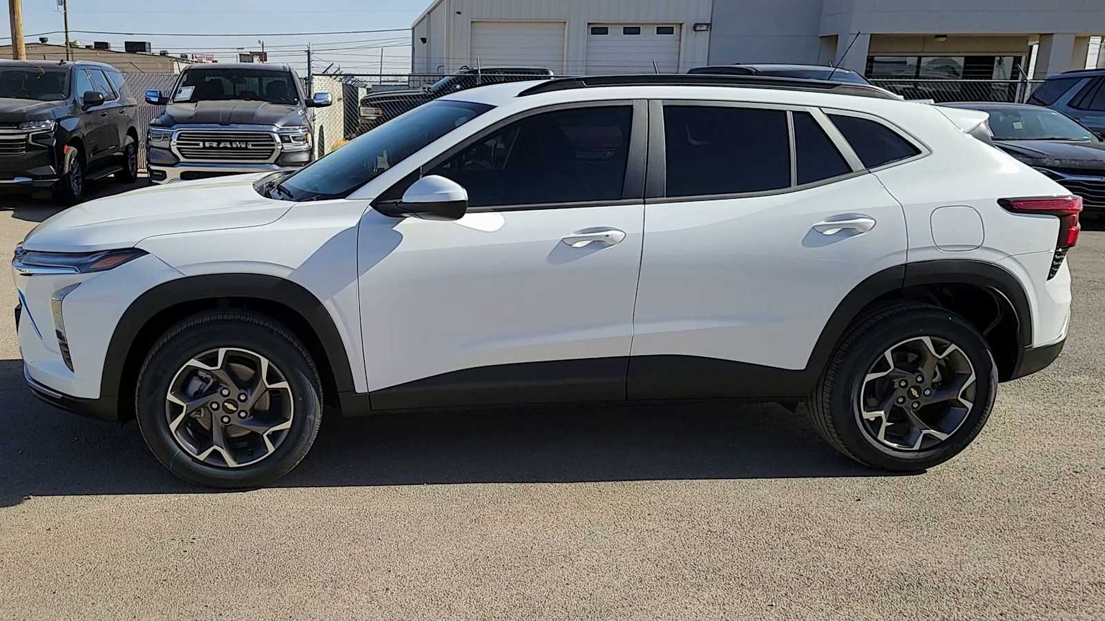 Thumbnail: 2026 Chevrolet Trax - 5