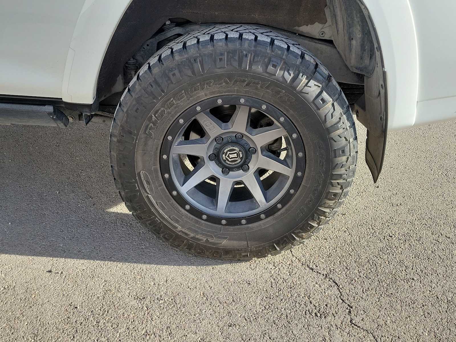 Thumbnail: 2017 Toyota 4Runner - 12