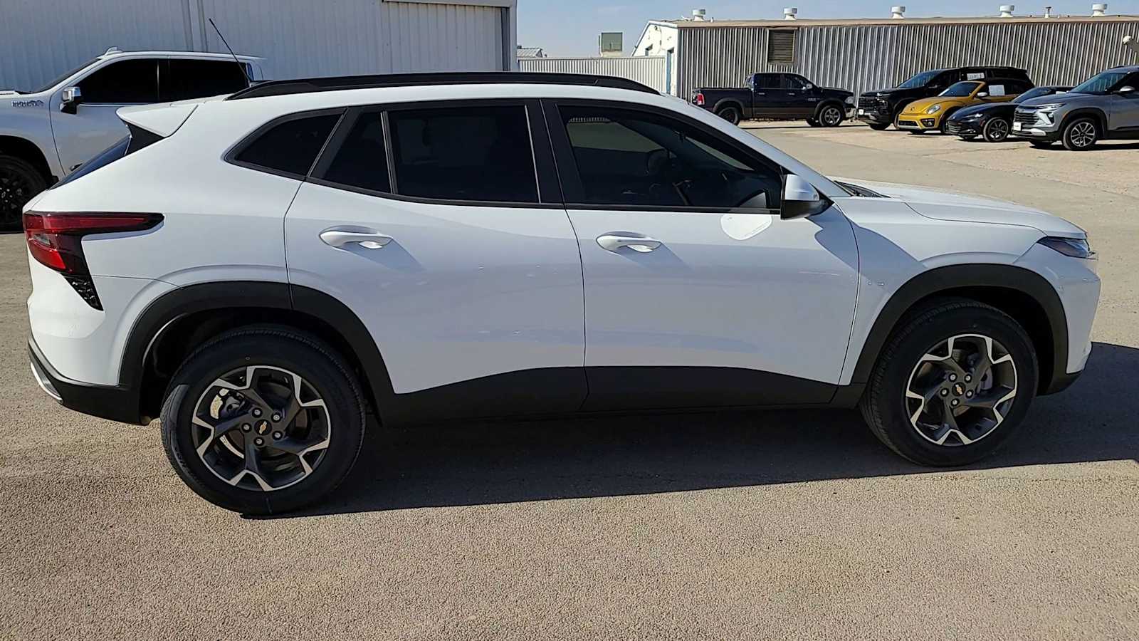 Thumbnail: 2026 Chevrolet Trax - 9