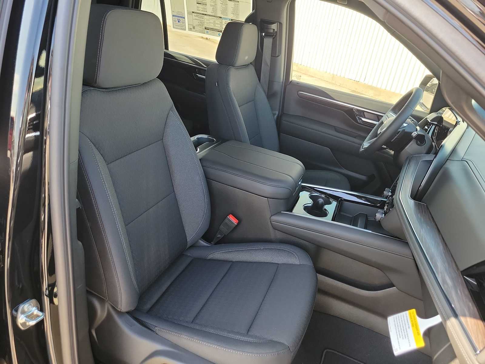 Thumbnail: 2026 Chevrolet Tahoe - 18