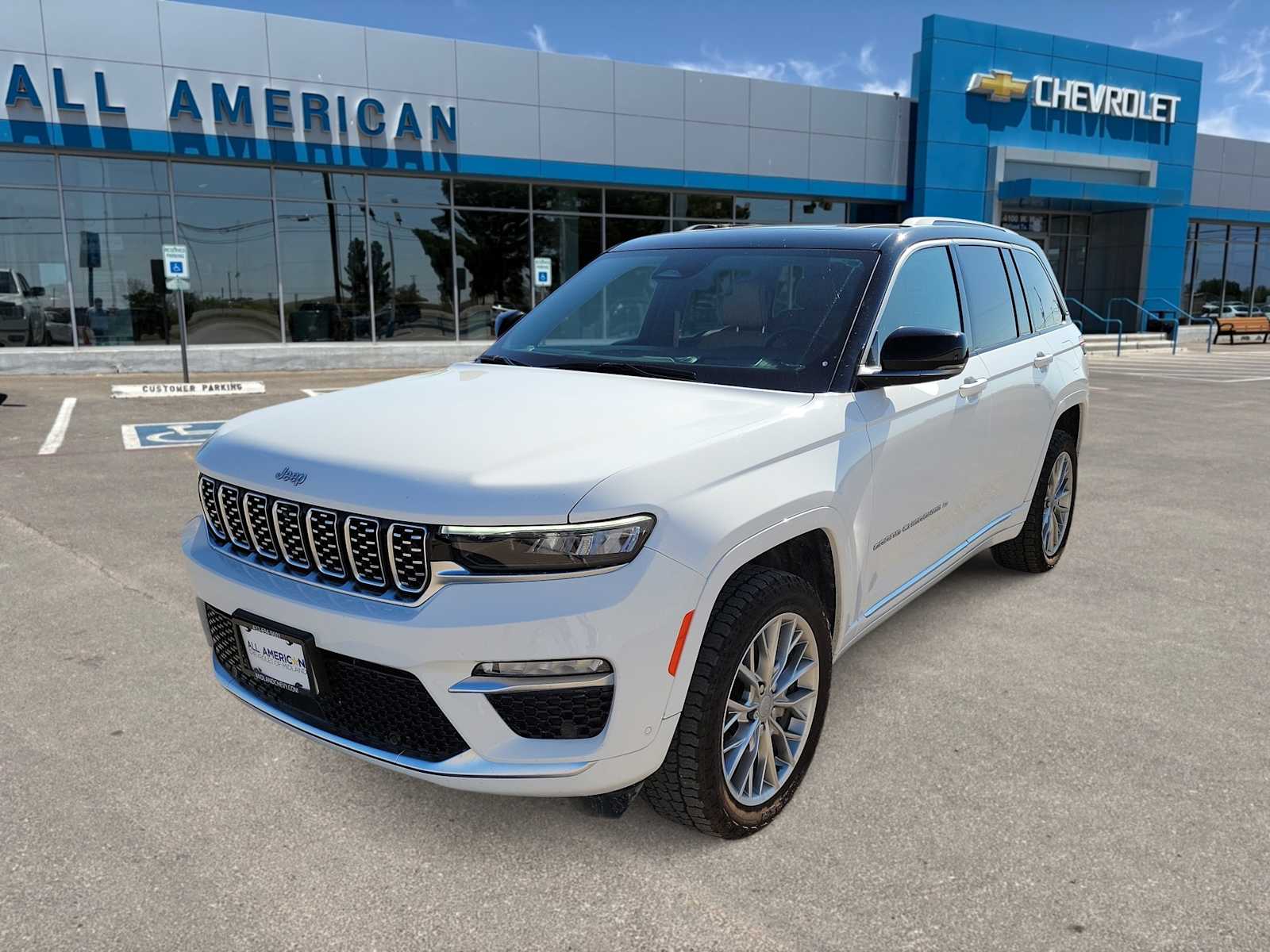 Thumbnail: 2022 Jeep Grand Cherokee - 1