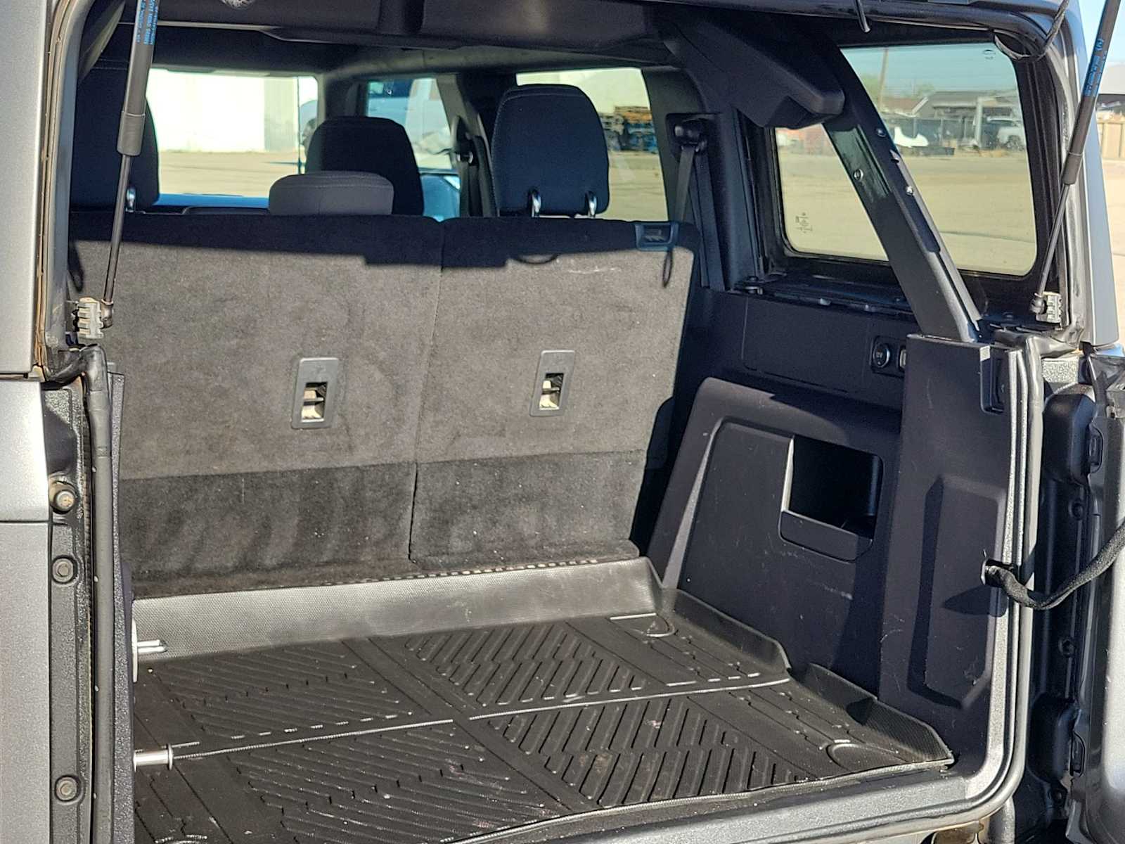 Thumbnail: 2022 Ford Bronco - 11