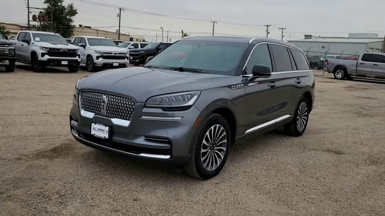 Thumbnail: 2024 Lincoln Aviator - 4
