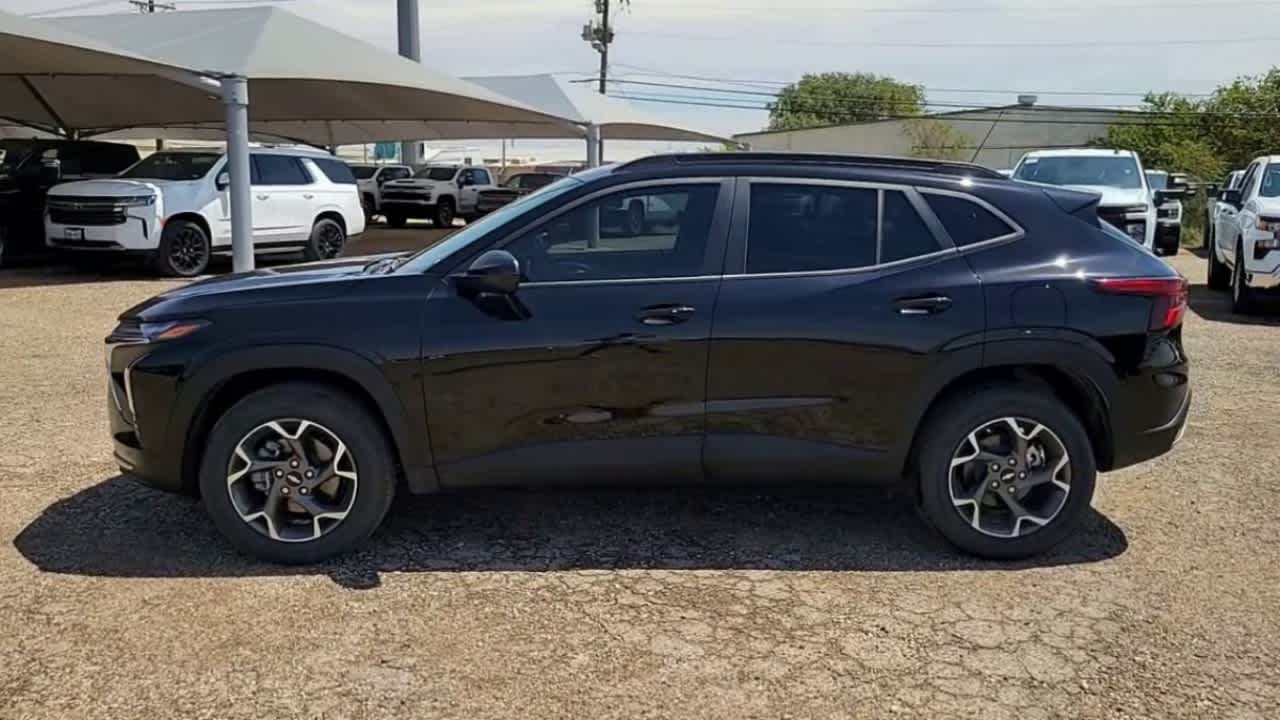 Thumbnail: 2025 Chevrolet Trax - 5
