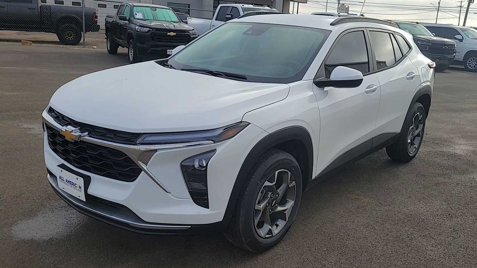 Thumbnail: 2026 Chevrolet Trax - 4