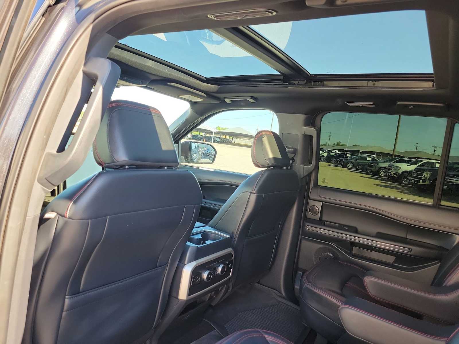 Thumbnail: 2022 Ford Expedition - 16