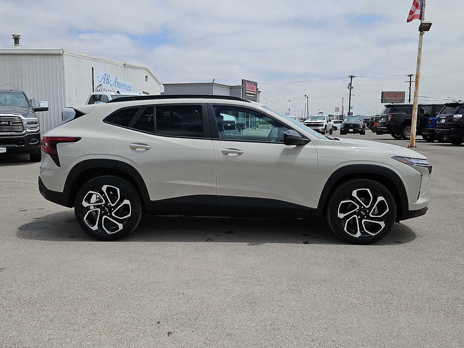 Thumbnail: 2026 Chevrolet Trax - 9