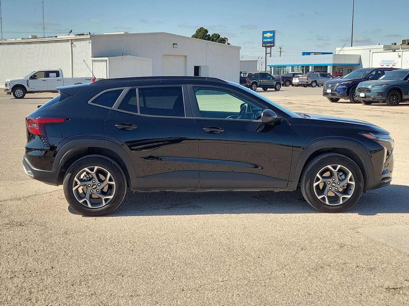 Thumbnail: 2025 Chevrolet Trax - 9