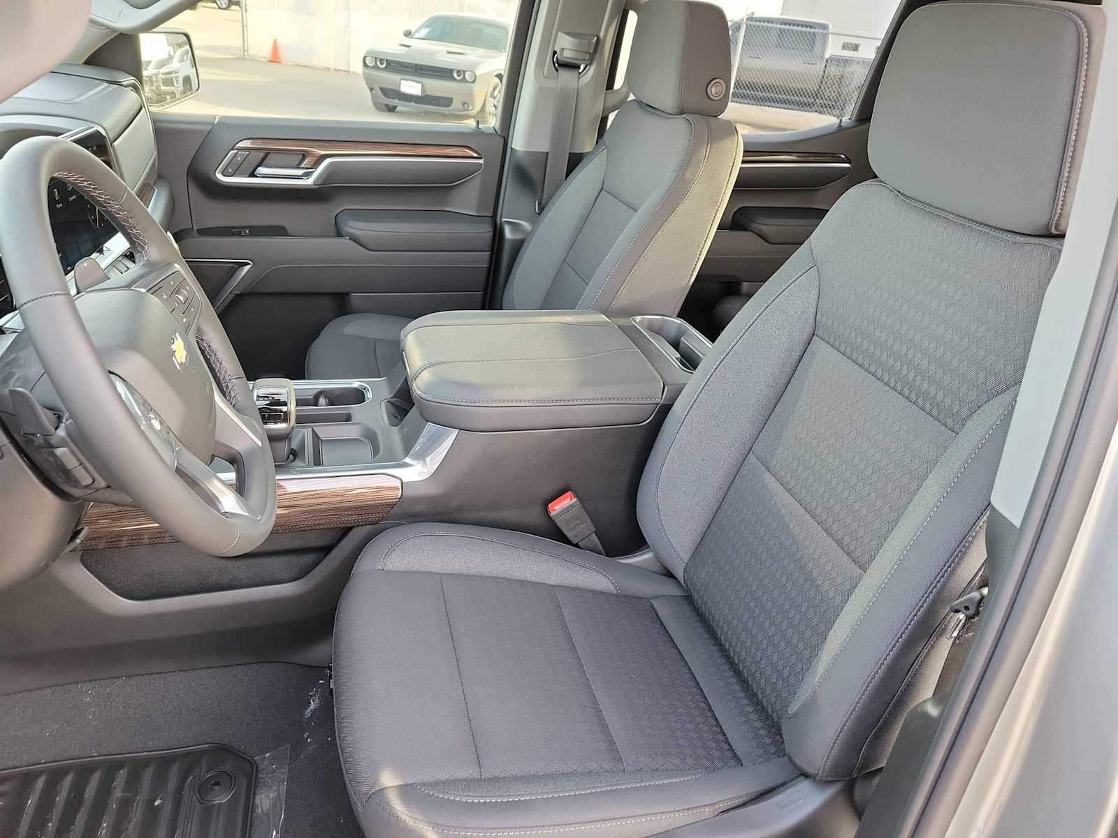 Thumbnail: 2026 Chevrolet Silverado 1500 - 19