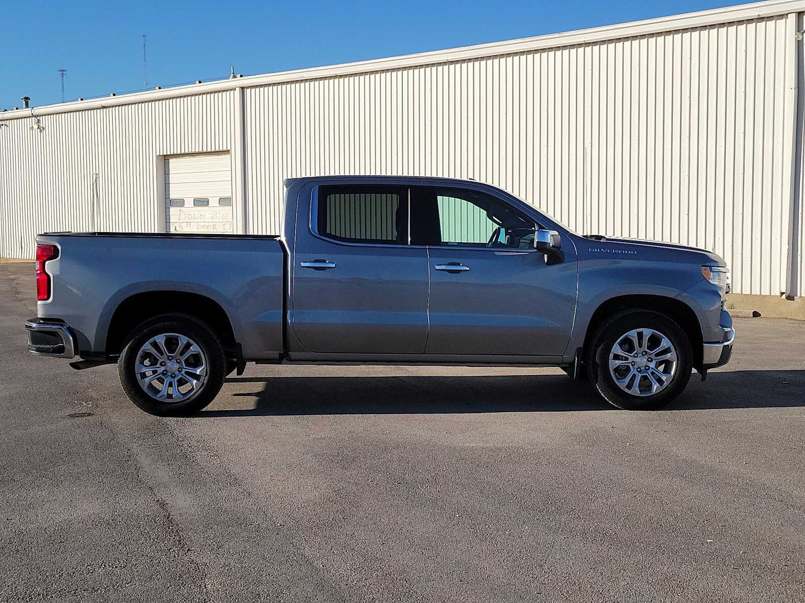 Thumbnail: 2023 Chevrolet Silverado 1500 - 9